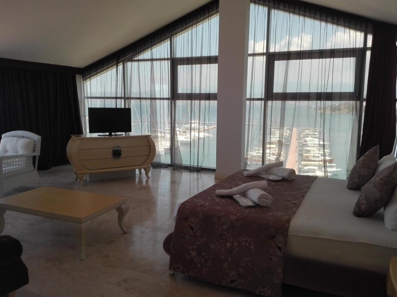 Egesu Marina Guest House Гюллюк Екстер'єр фото